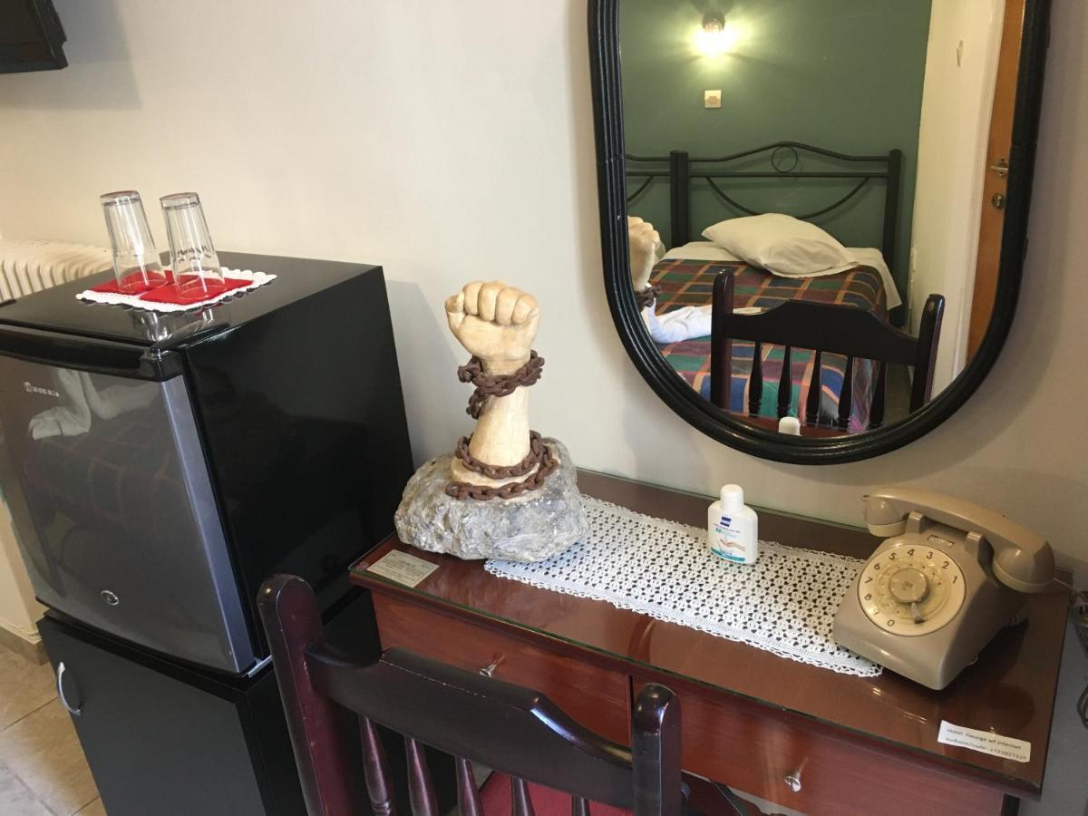 乔治酒店 卡拉马塔 外观 照片